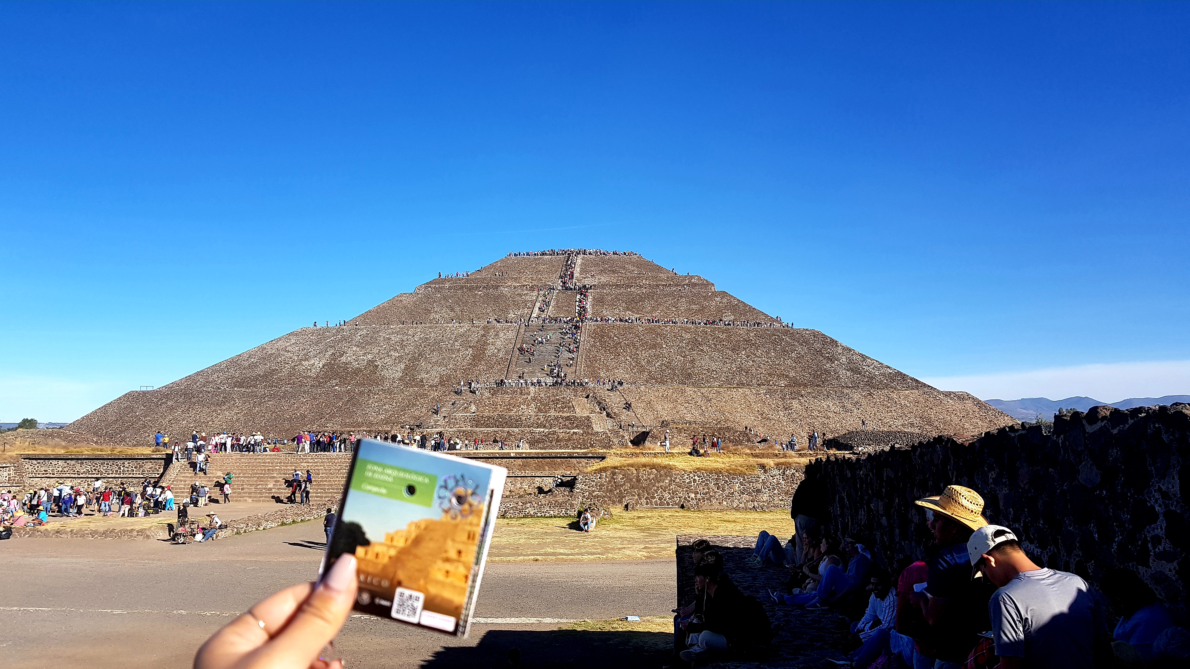 Pirámides de Teotihuacán_02.jpg