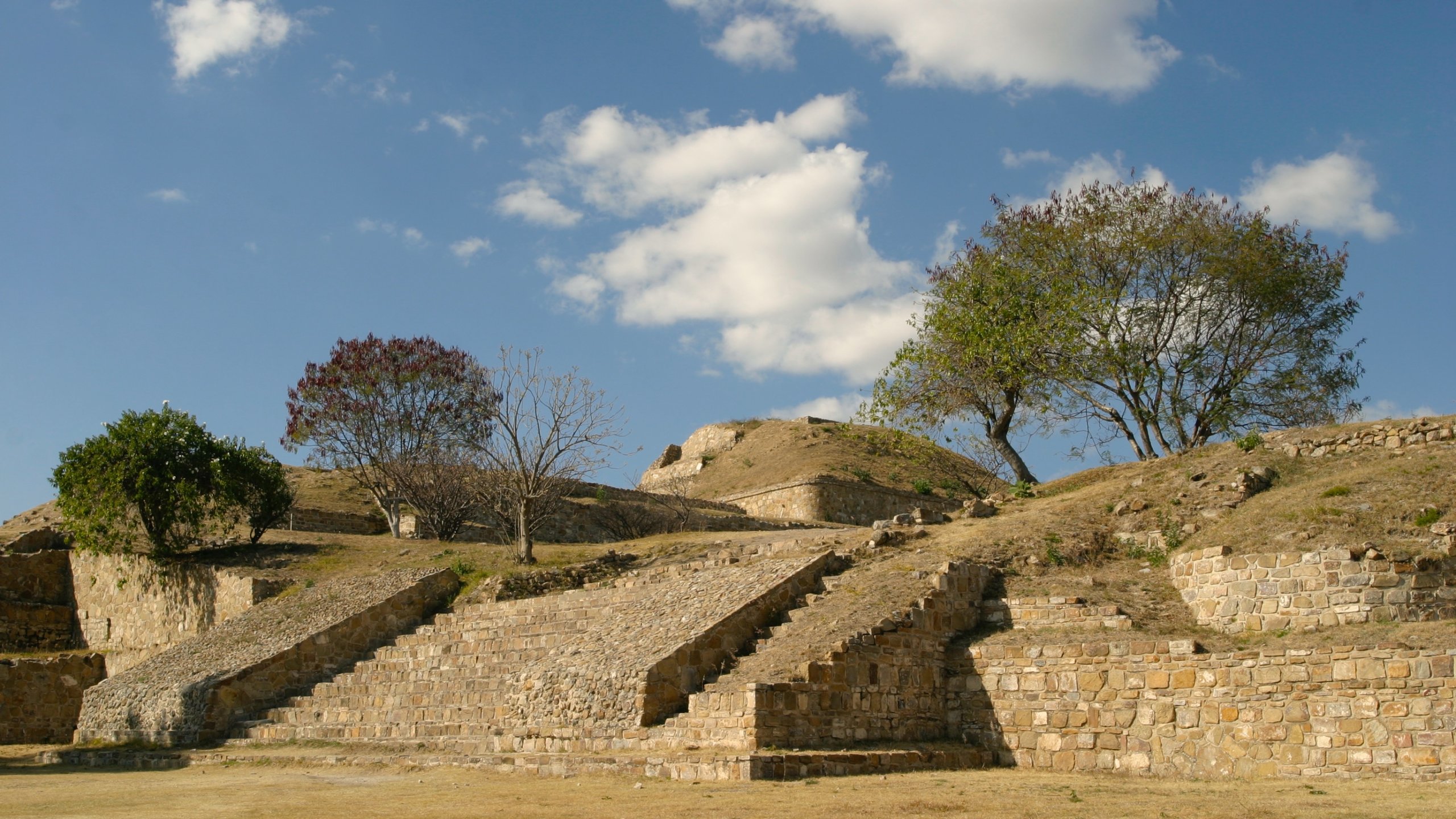 Piramide-Oaxaca.jpg